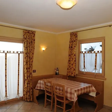 Hotel Baita Sorriso App 1 *